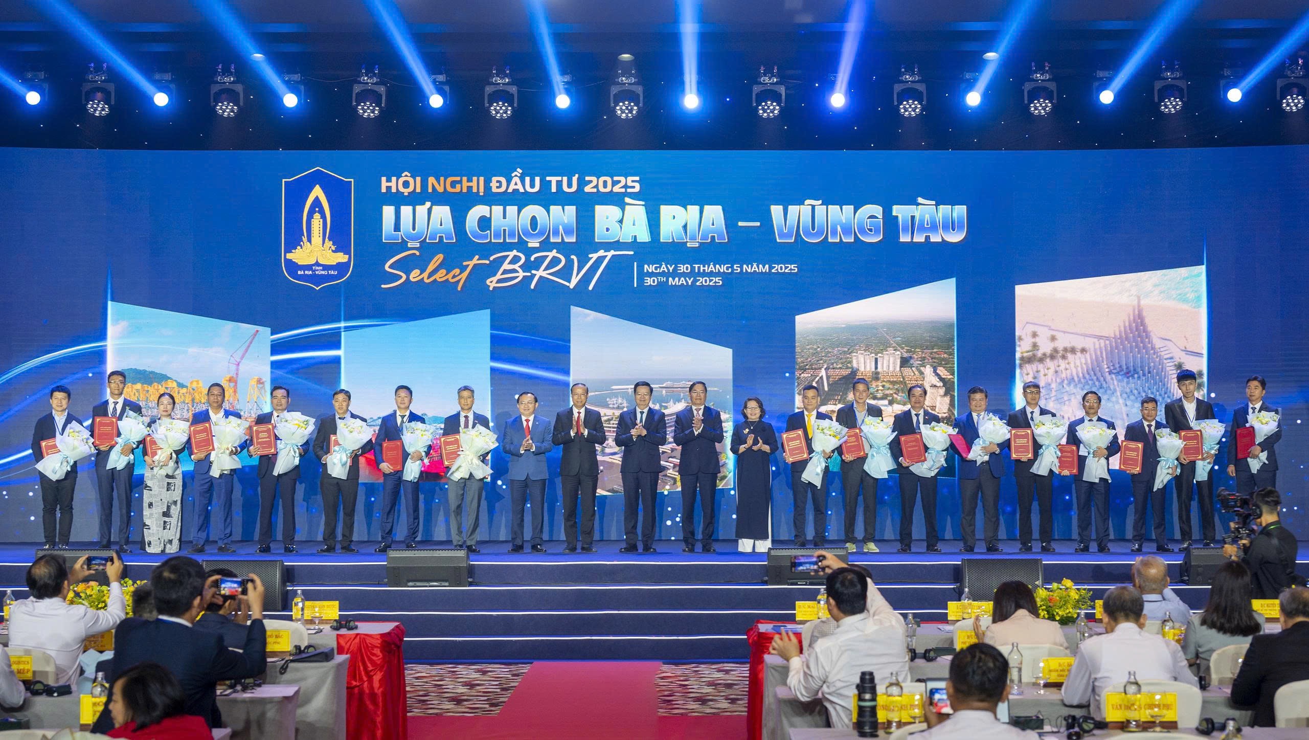 IDICO-CONAC nhận giấy chứng nhận đăng ký đầu tư dự án Khu công nghiệp Mỹ Xuân B1-CONAC mở rộng tại Hội nghị đầu tư tỉnh Bà Rịa - Vũng Tàu năm 2025